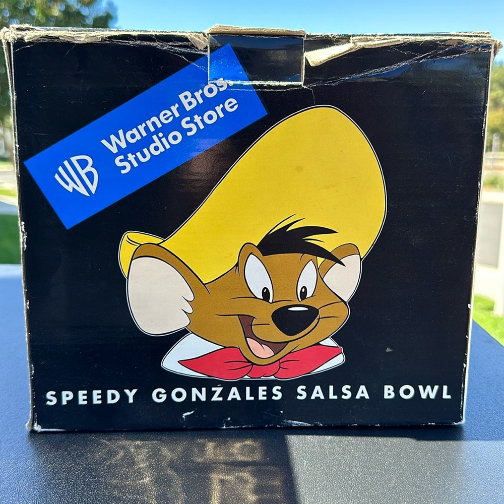 Vintage 90's Warner Bros Speedy Gonzalez chip and salsa bowl.
